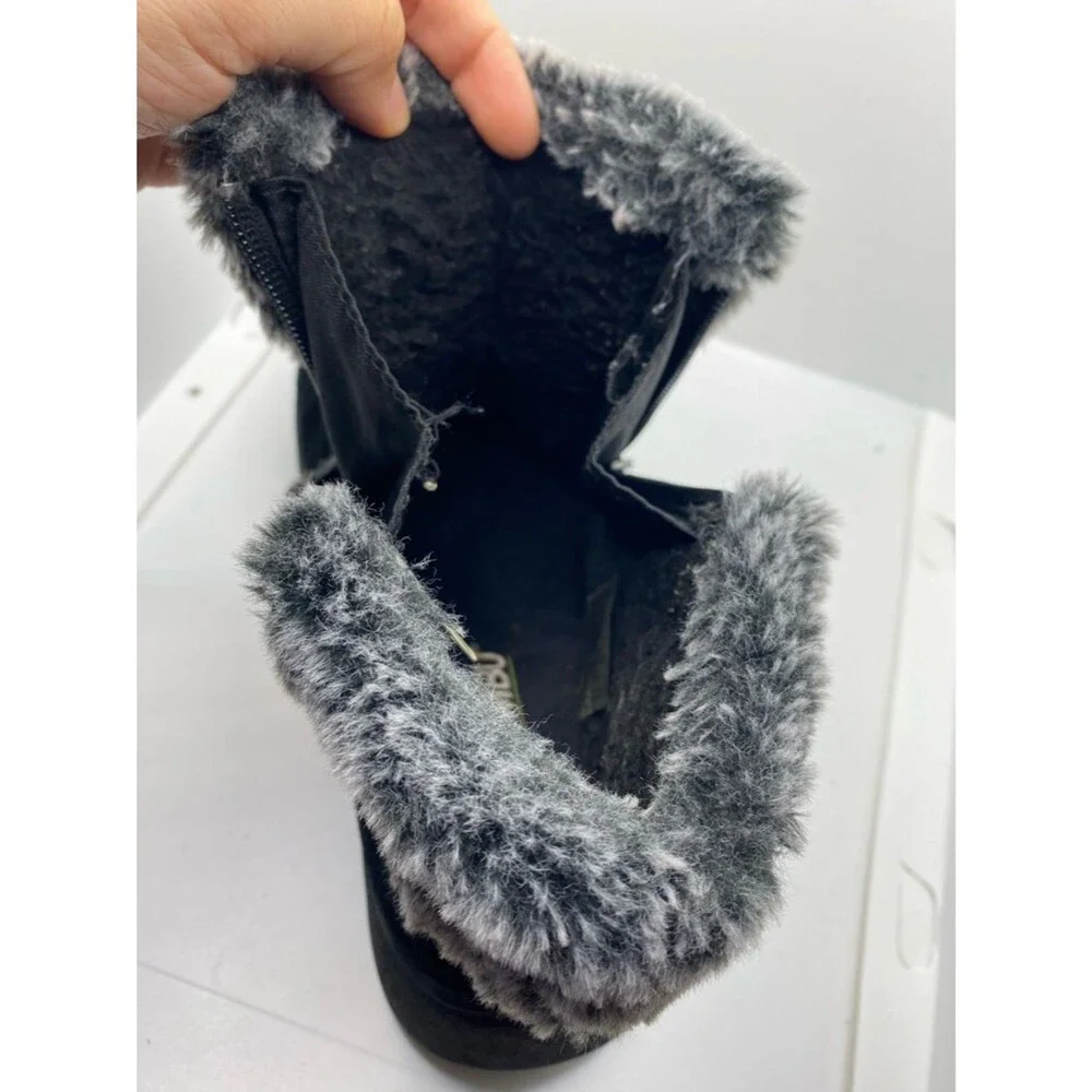 Khombu Jessica Black Ankle Boots 8M Suede Faux Fur Gorpcore Winter Cozy Comfort